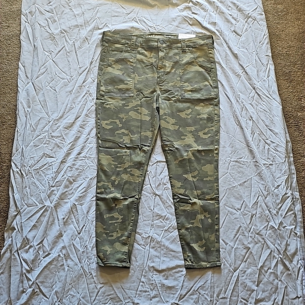 NWT AEO Camo Hi-Rise Stretch Jeggings size 20 Reg